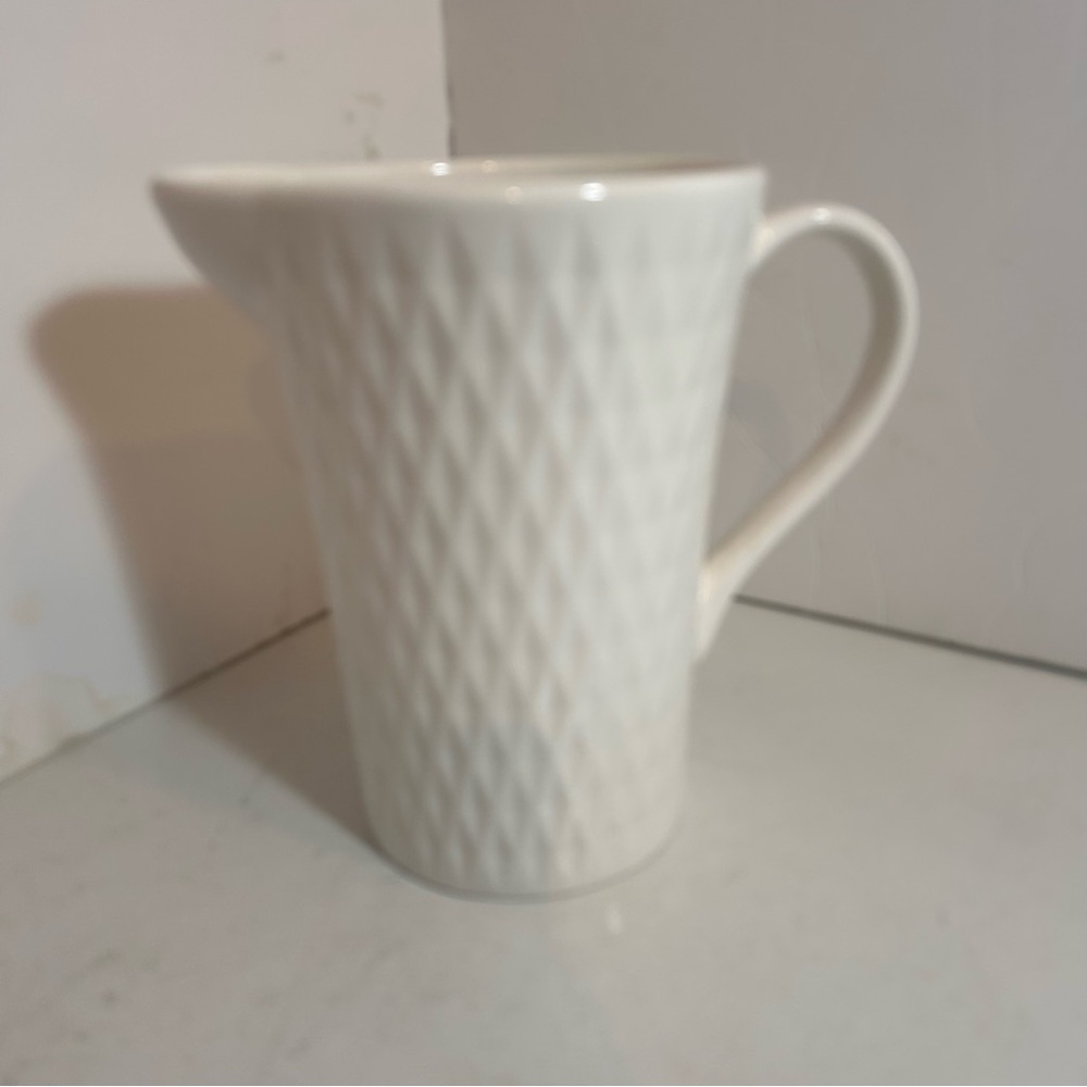 Roscher fine porcelain‎ white basket weave water drink beverage pitcher